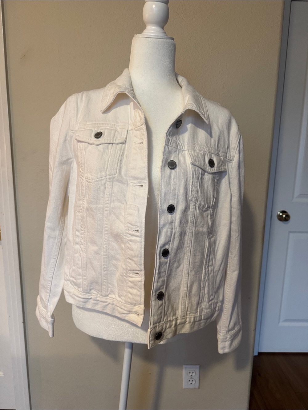 Banana Republic White Denim Jacket - Button Back Detail